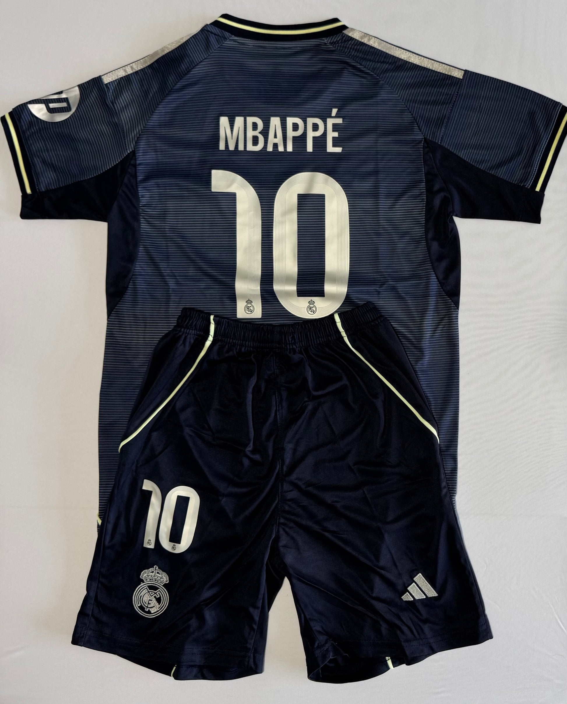 Real Madrid 25/26 away Kids with shorts and socks