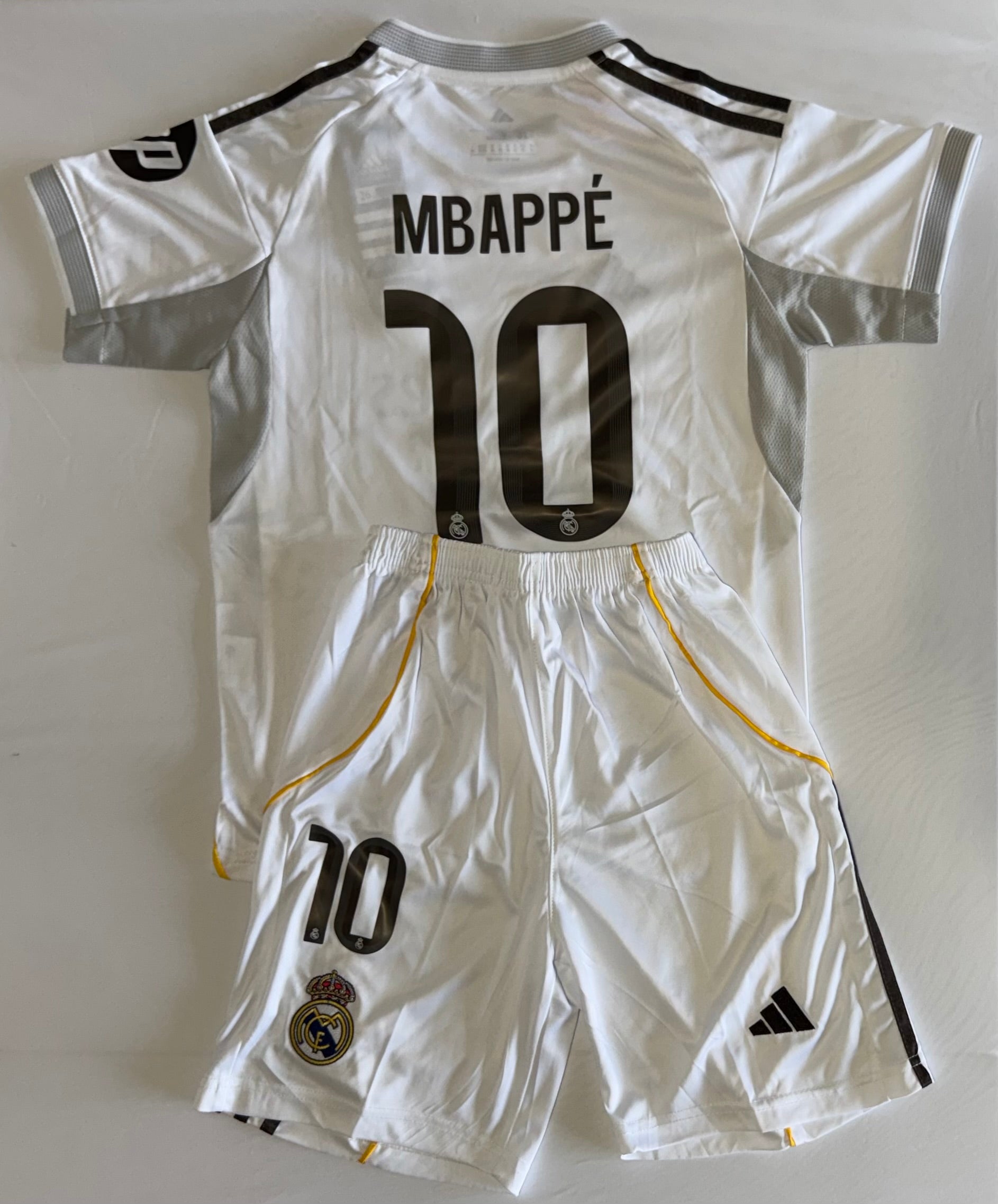 Real madrid 25/26 home Kids with shorts and socks