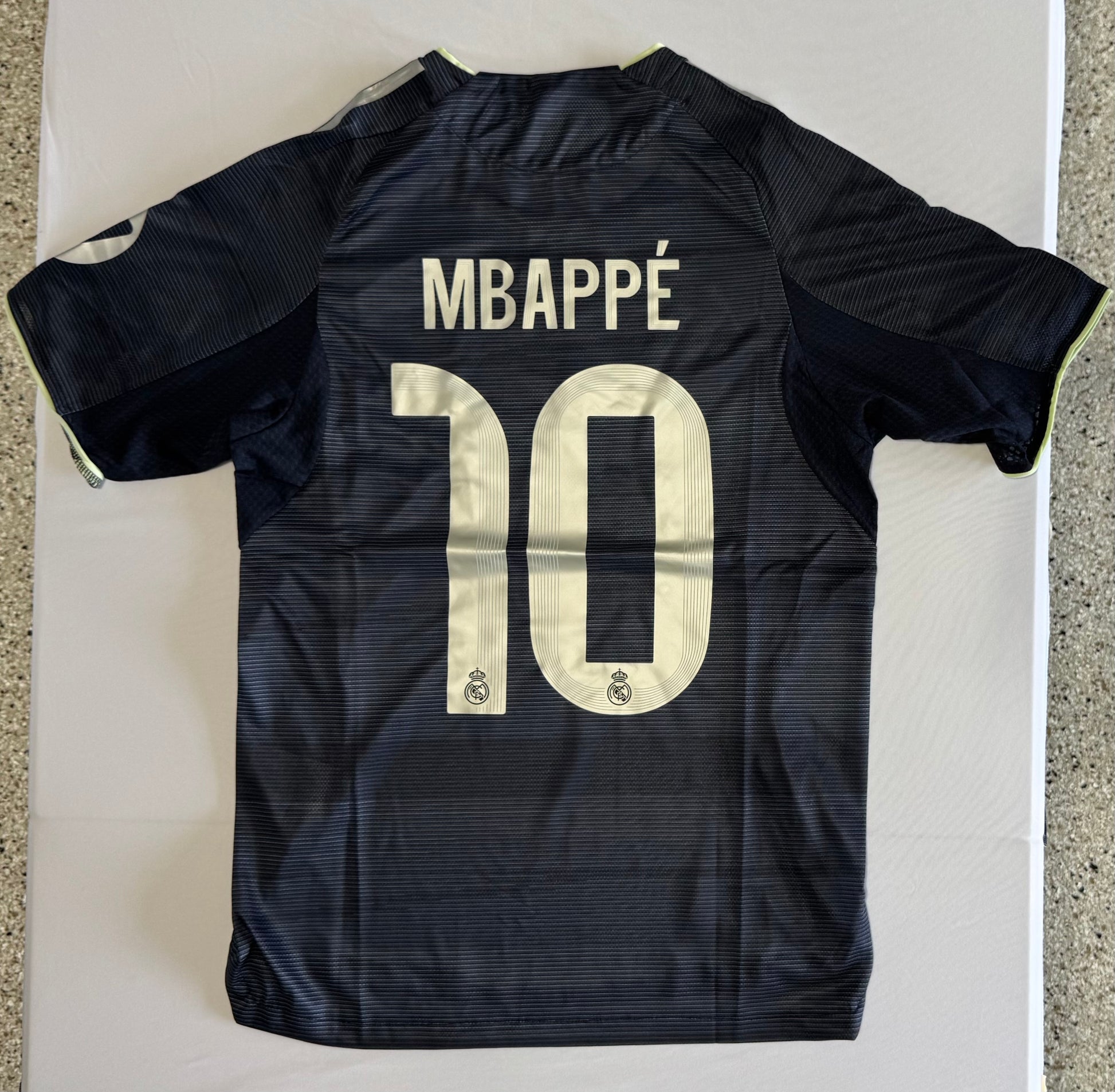 Real Madrid 25/26 Away player issue, With champions league patches