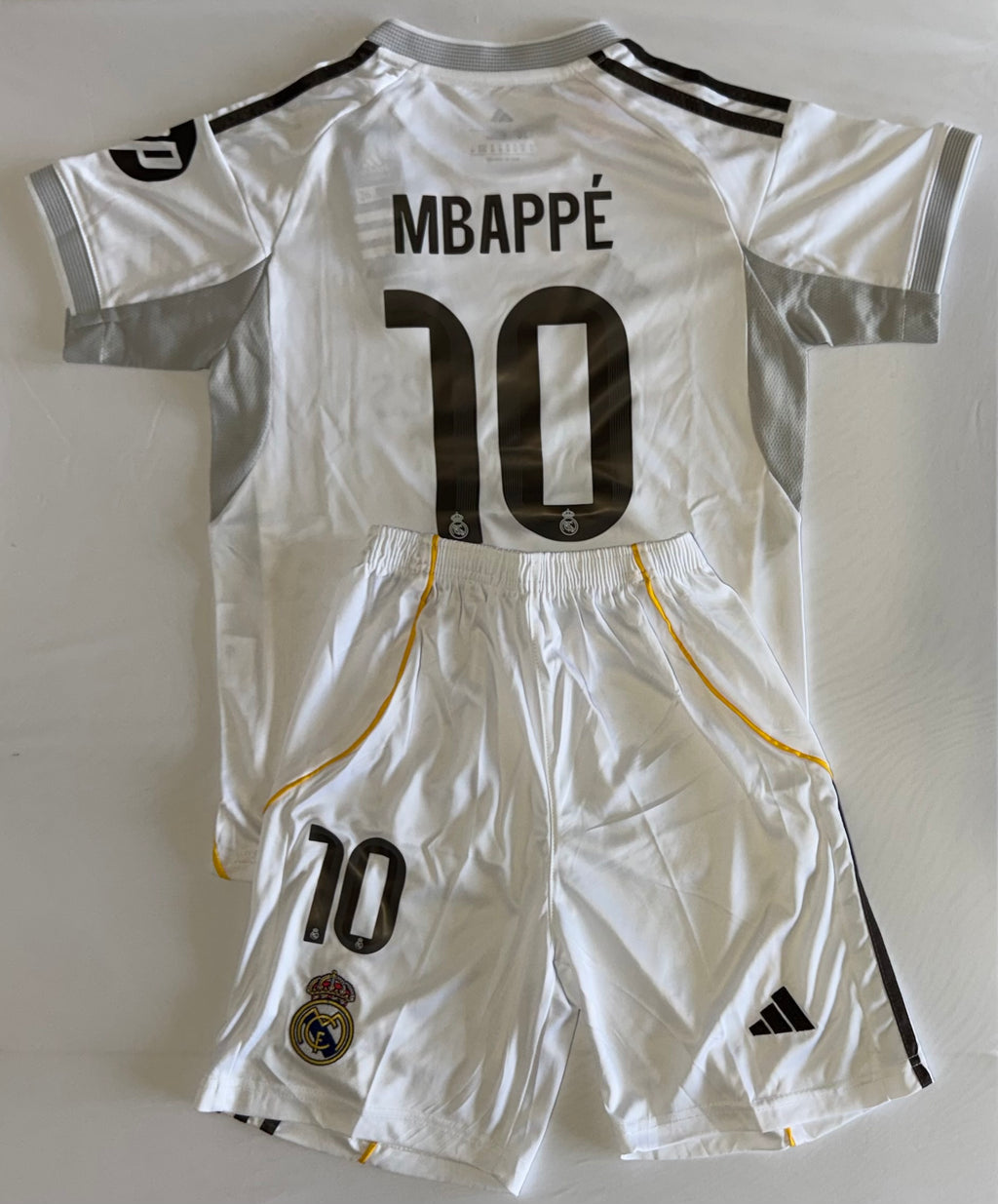 Real madrid 25/26 home Kids with shorts and socks